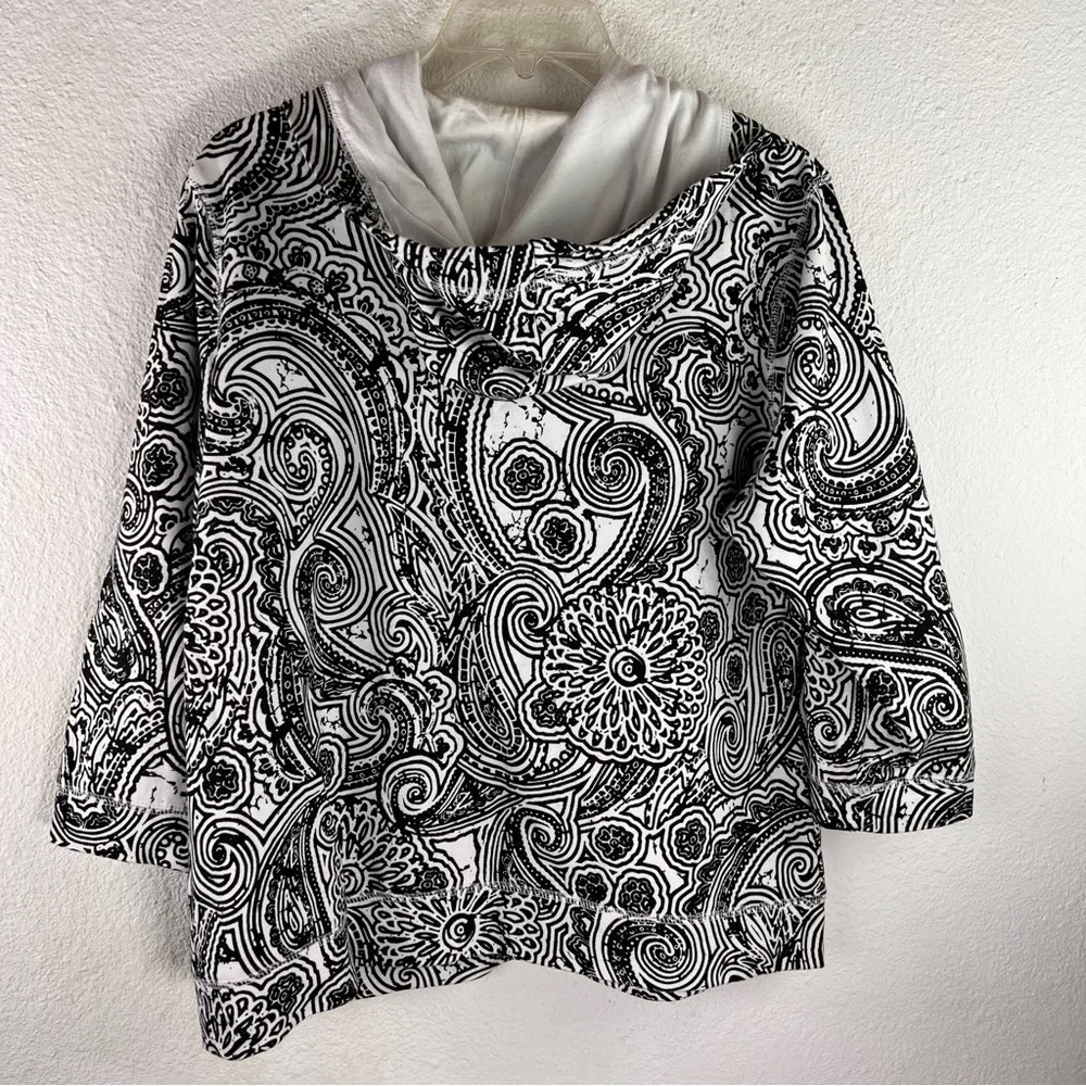 ONQUE CASUALS Hooded Jacket. Black & White. Zip front. Bling on pockets. Large
